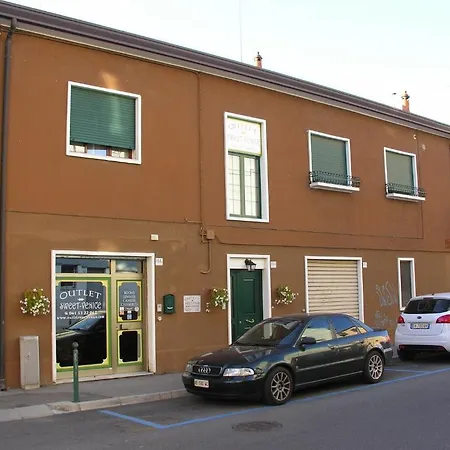 Outlet Sweet Venice Konukevi 3*