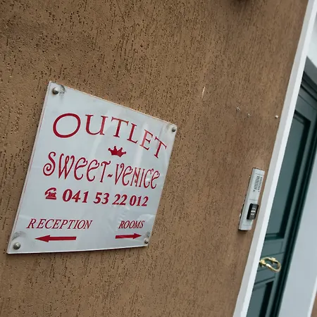 Outlet Sweet Venice بيت ضيافة 3*